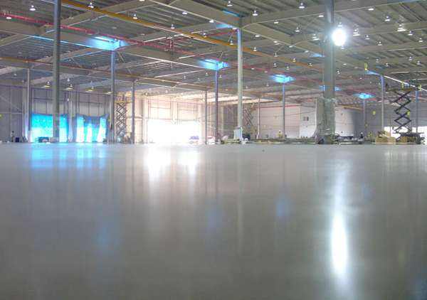 我們該如何選擇高質(zhì)量的防腐地坪漆呢？